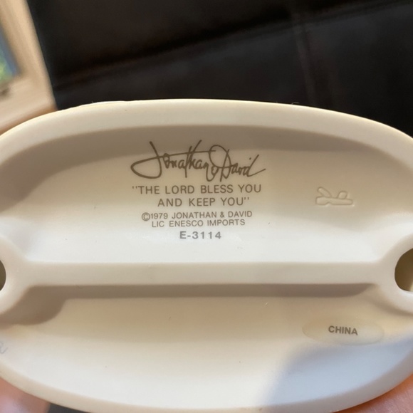 Bride and groom display - Picture 2 of 3